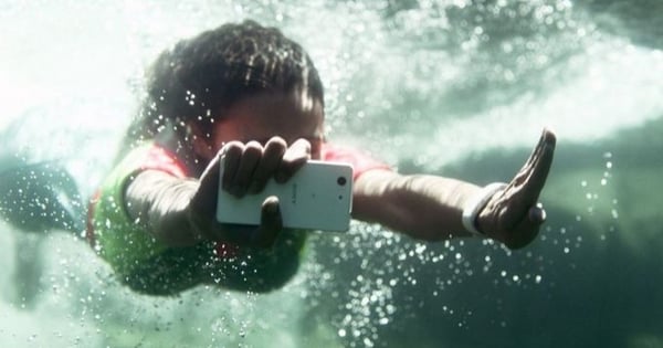 underwater sony xperia competition 